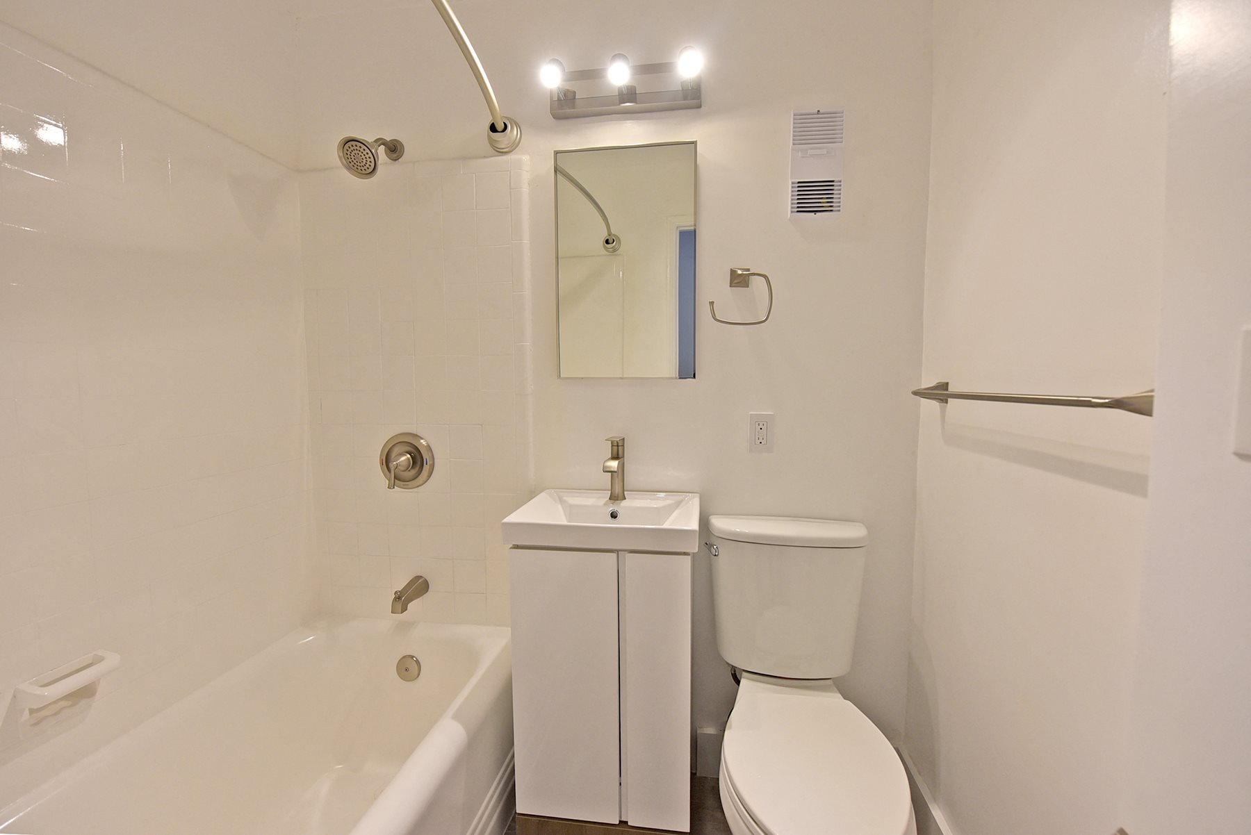 Gallery Photo 16