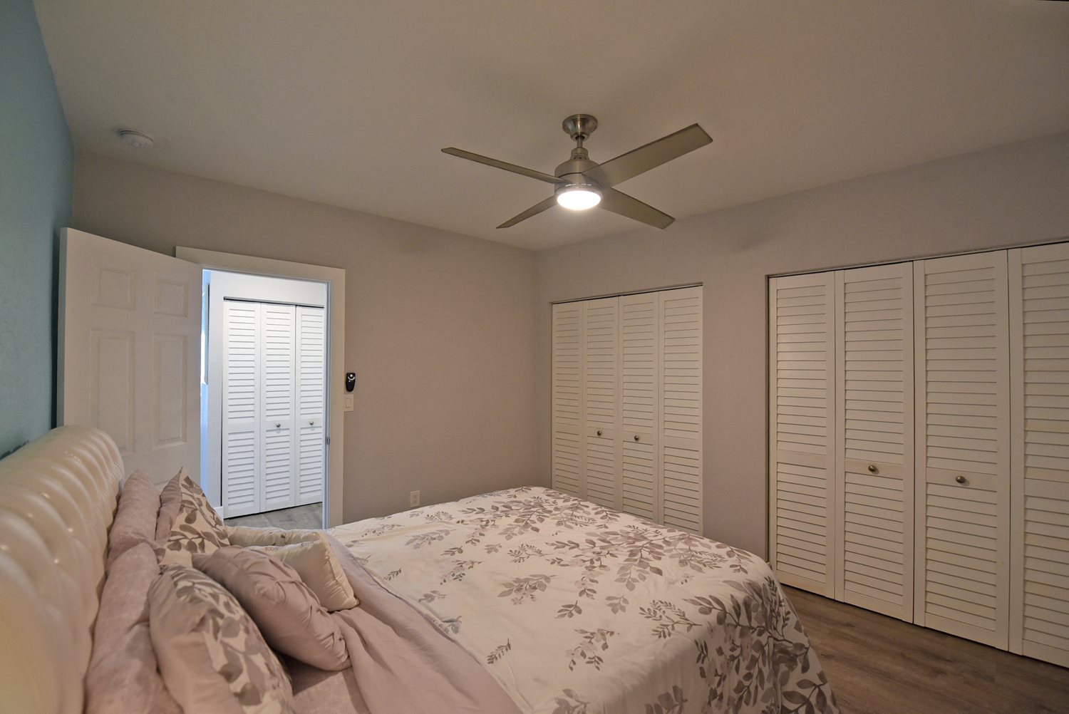 Gallery Photo 12
