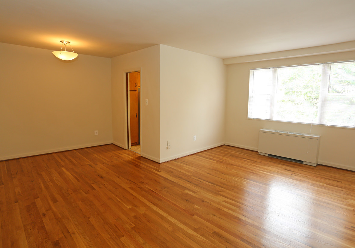 Photos and Video of Battery Lane Apartments in Bethesda, MD