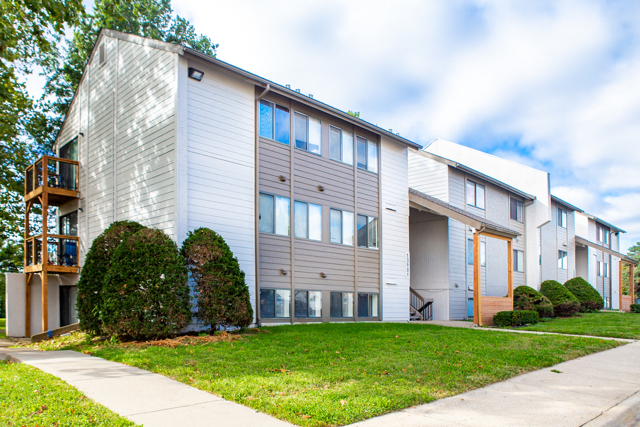 Prairie Point Apartments in Shawnee, KS