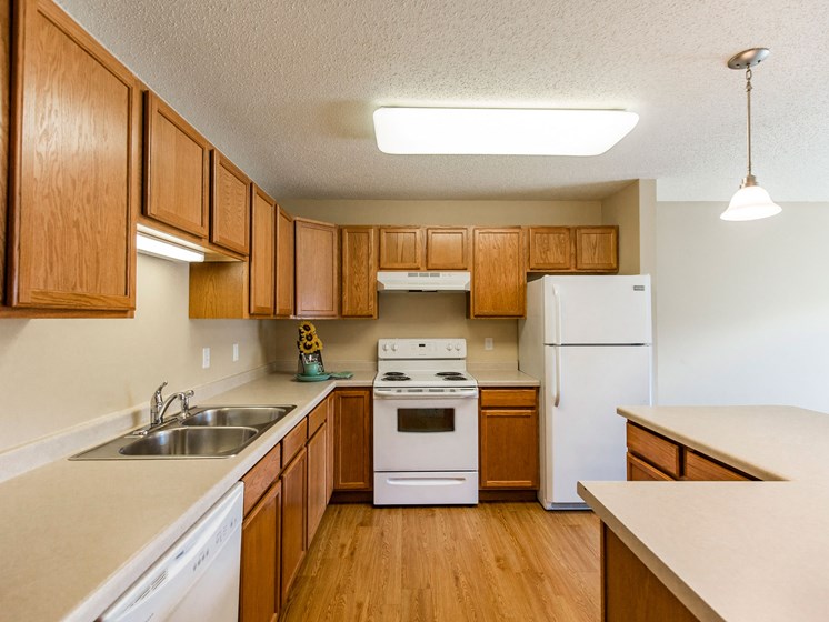 Sunset Ridge Apartments | 3 Bedroom | Kitchen