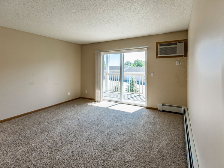 Sunset Ridge Apartments | 3 Bedroom | Living Room