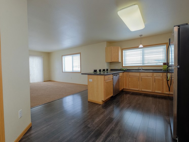 Sandy Creek Apartments | 1 Bedroom | Dining | Kitchen