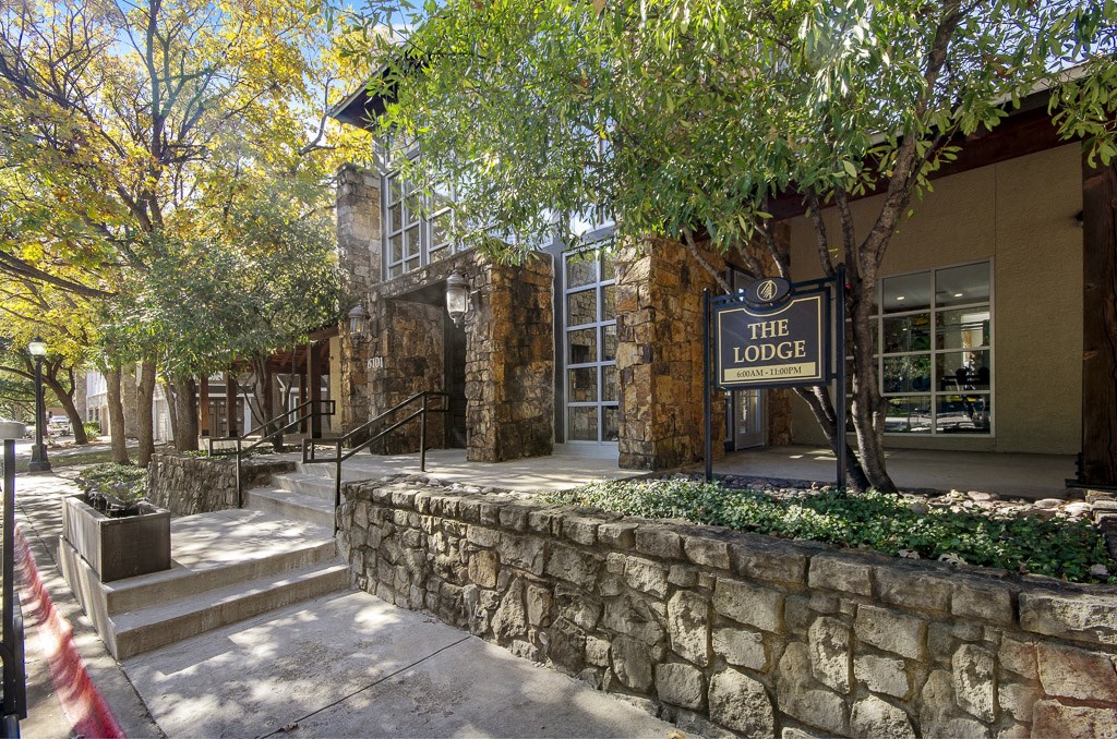 The Flatiron District at Austin Ranch Apartments in The Colony, TX