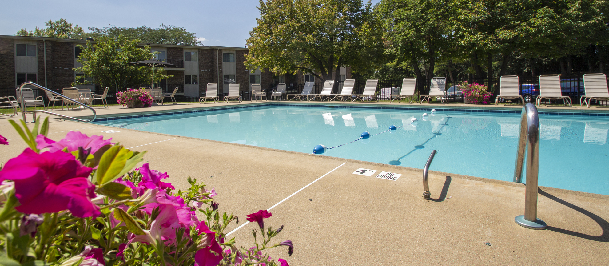 Blue Grass Manor Apartments in Erlanger, KY