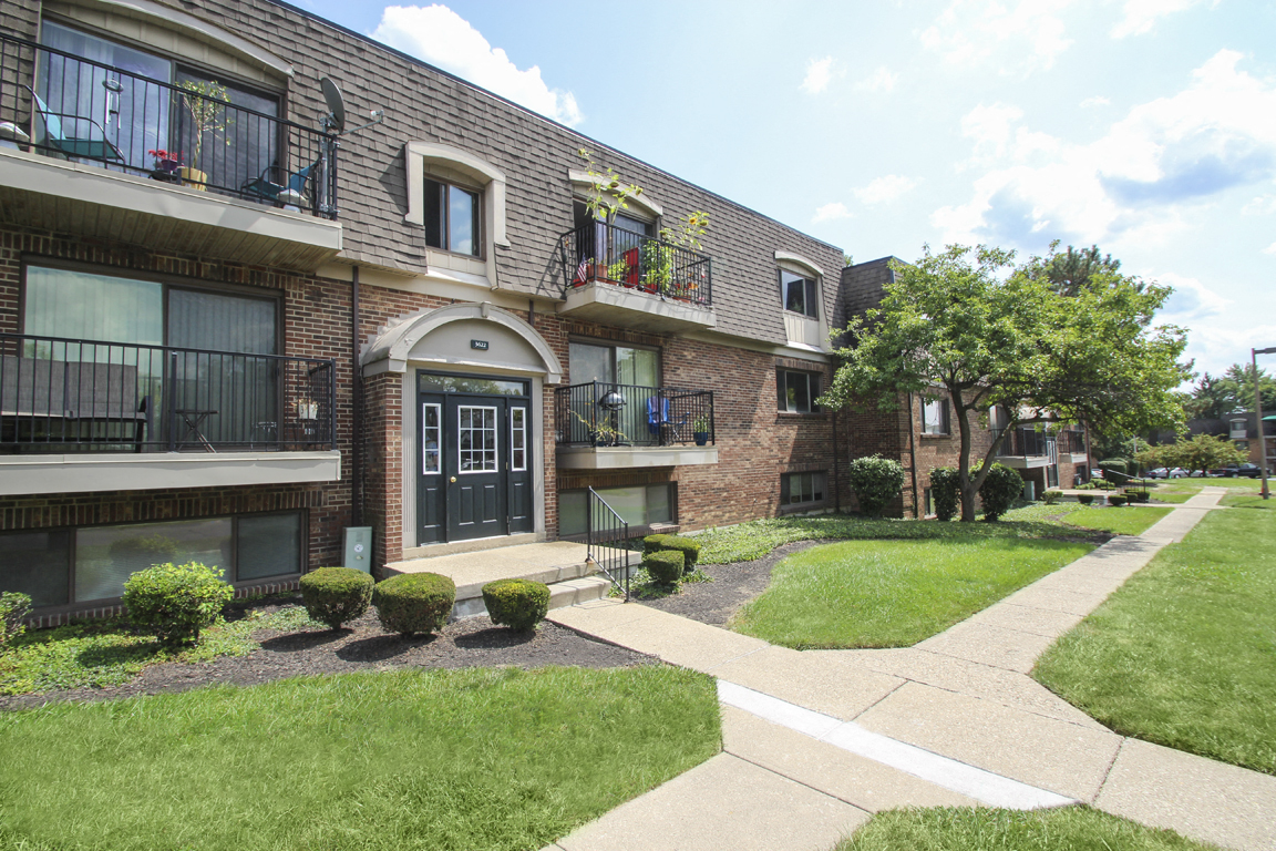 Village East Apartments In Franklin OH   VE Exteriors 8 25 17 02(1) 