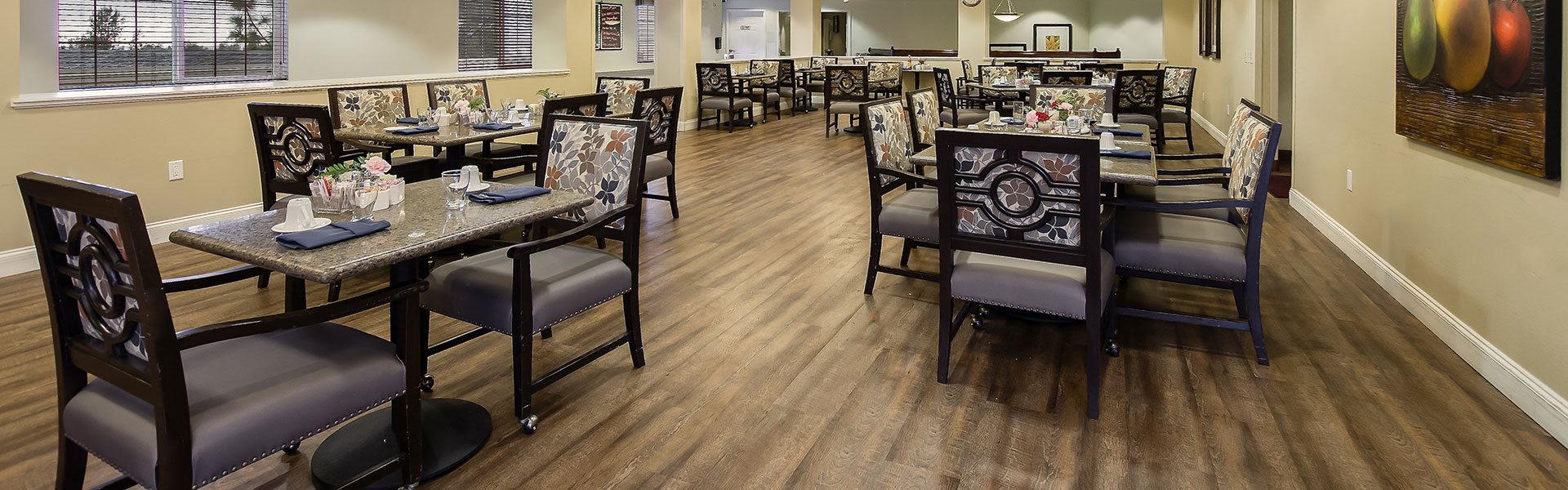 Plaza Lounge at Pacifica Senior Living Country Crest, Oroville, CA, 95966