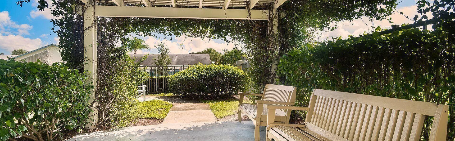 Beautiful Courtyard Sitting Area at Pacifica Senior Living Palm Beach, Greenacres, 33467