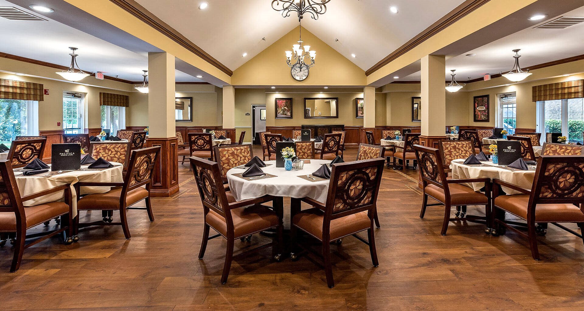 Restaurant Style Dining Room at Pacifica Senior Living Skylyn, Spartanburg
