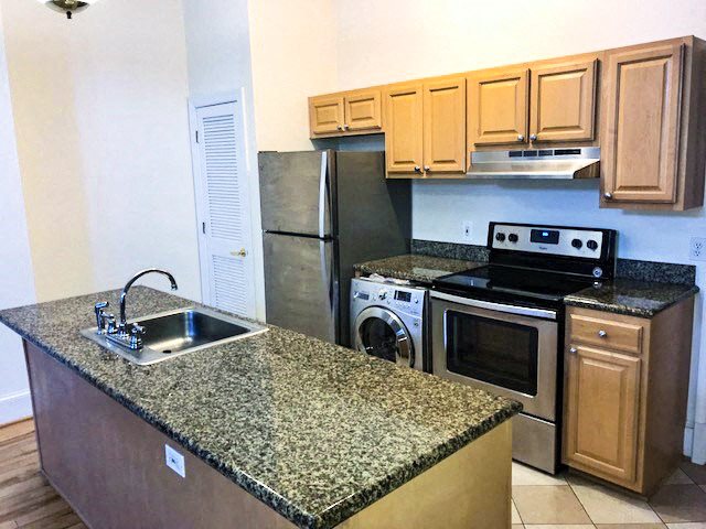 Unit 2F: Kitchen