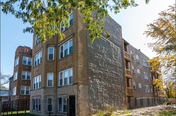 Exterior of West Garfield Park Apartments | Pangea Real Estate