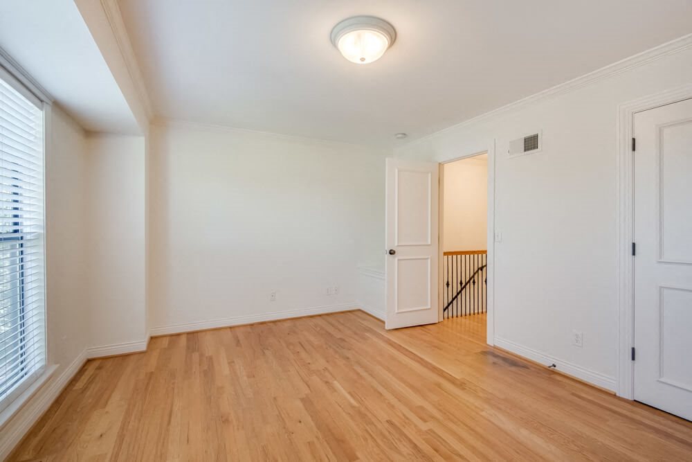 Gallery Photo 12
