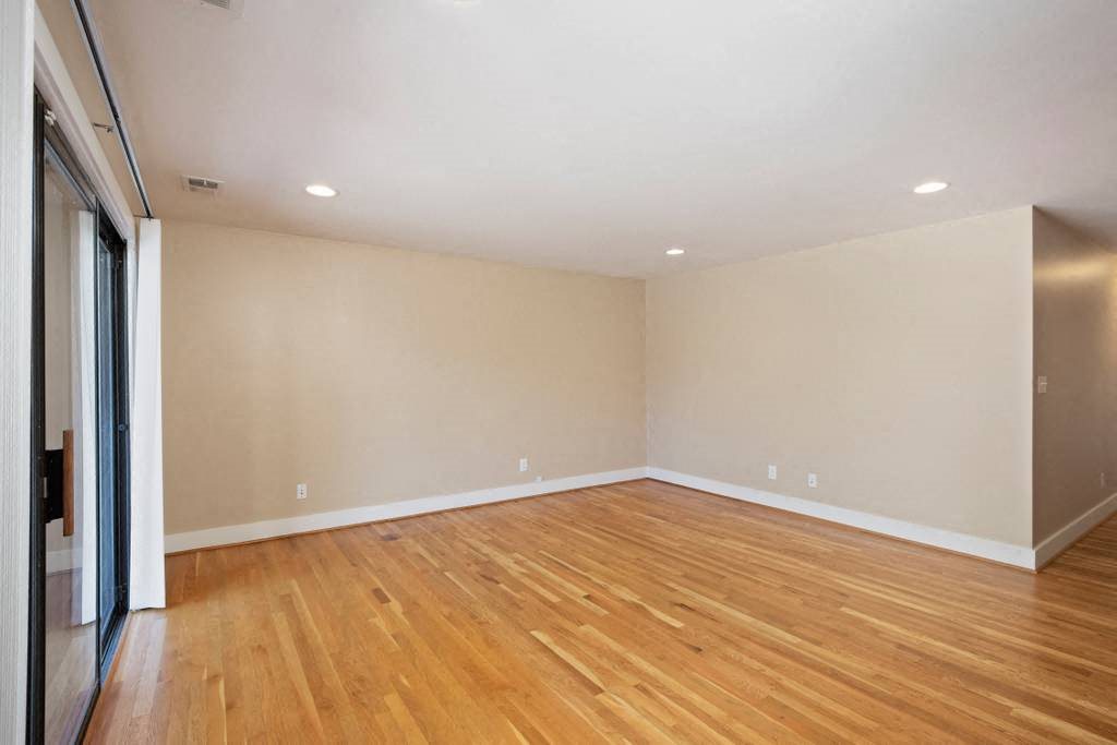 Gallery Photo 18
