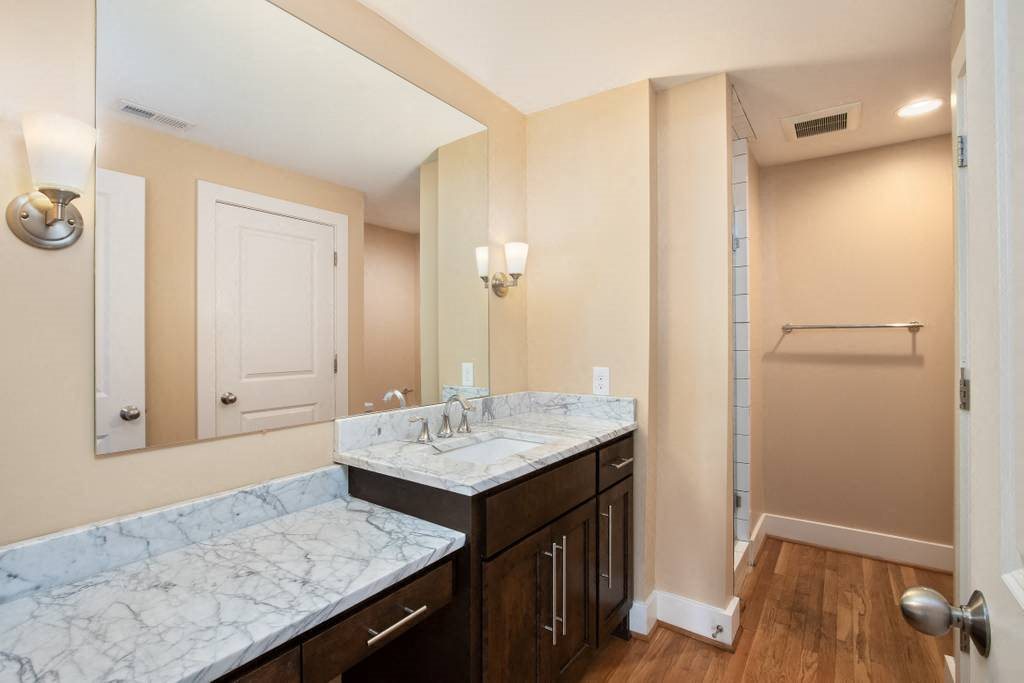 Photos and Video of The Garrett Apartments in Kansas City, MO