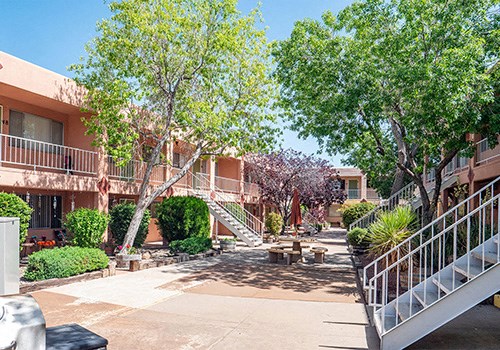 White Oak Apartments