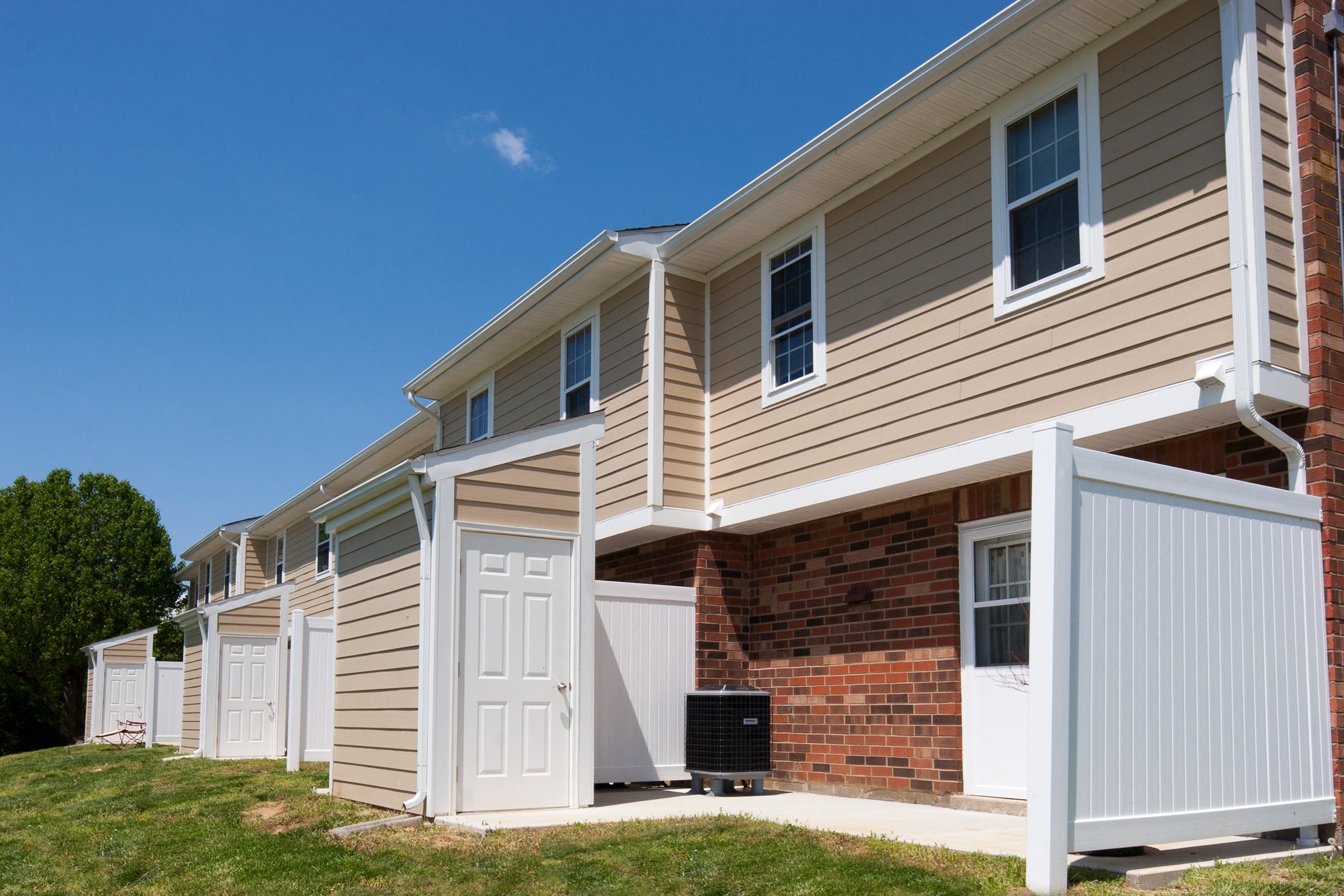 Photos and Video of Eminence Village Apartments in Eminence, KY