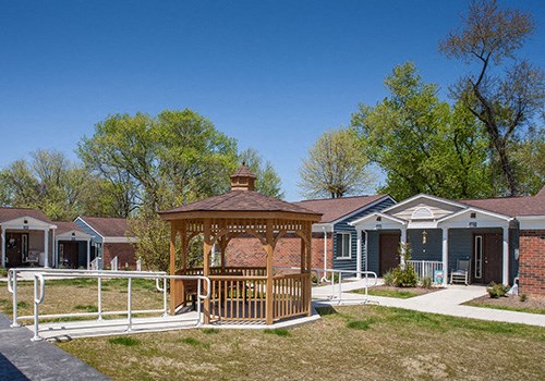 Lawrence Manor