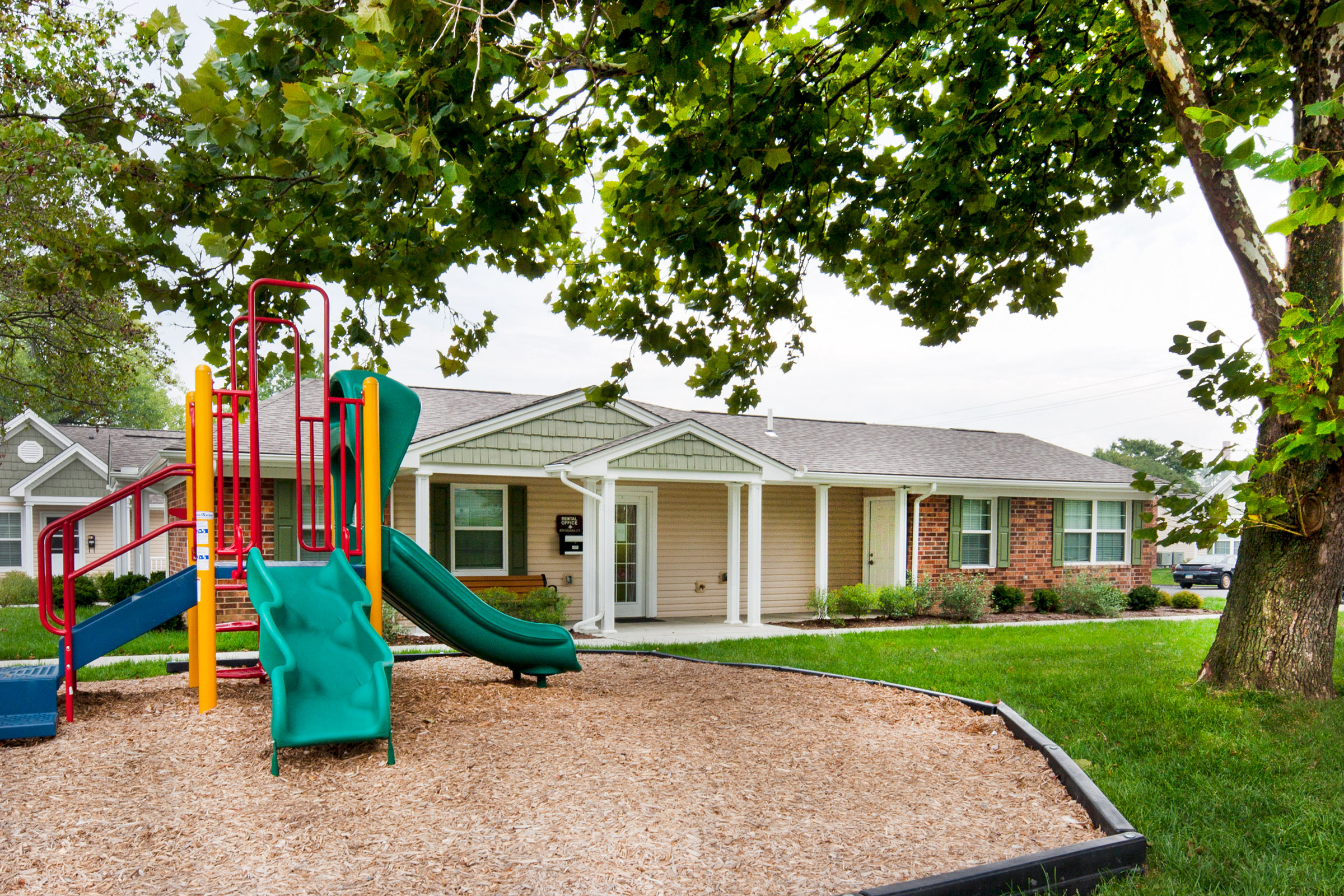 Almond Village Apartments in Dayton, OH