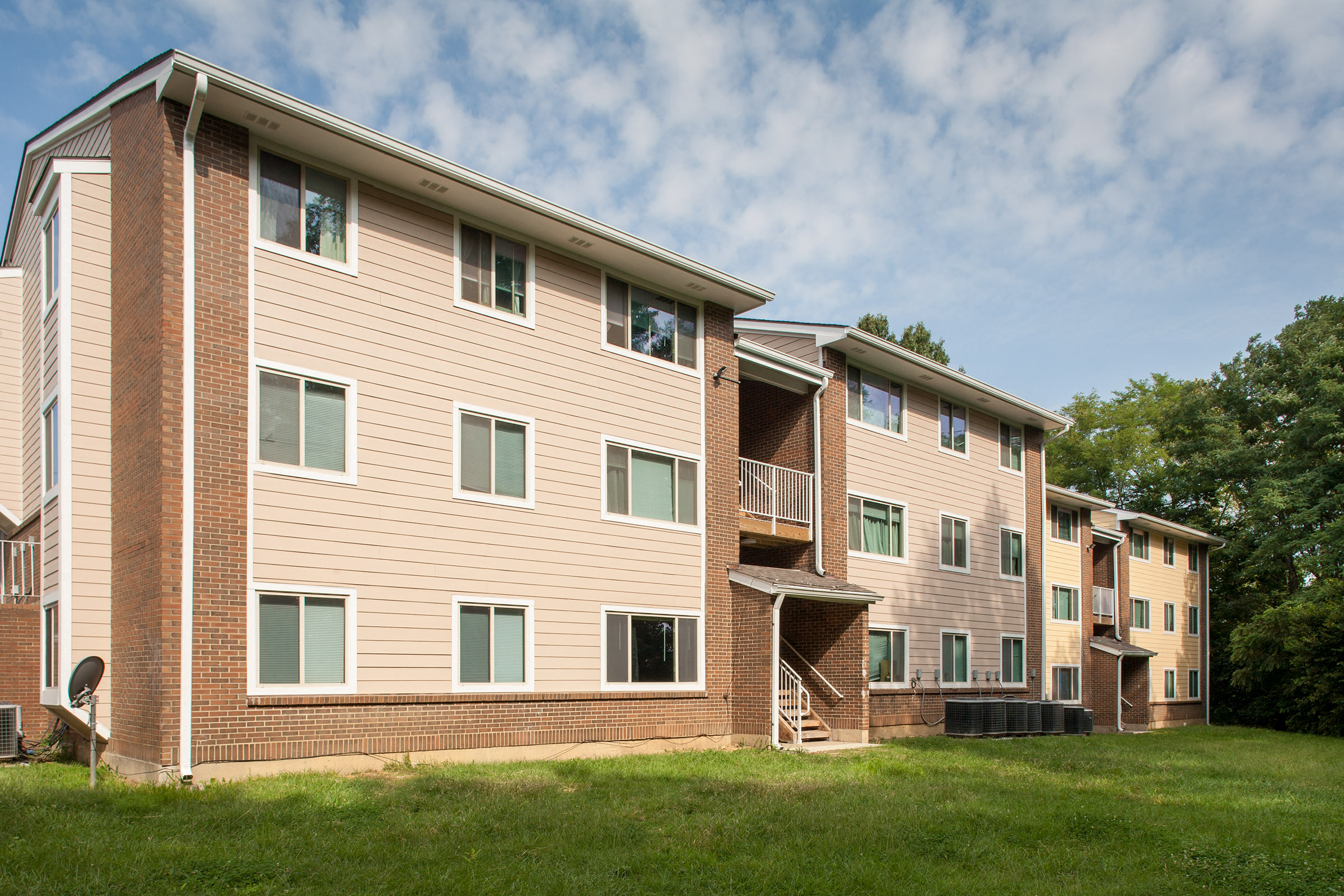 Locust Ridge Apartments in Dry Ridge, KY