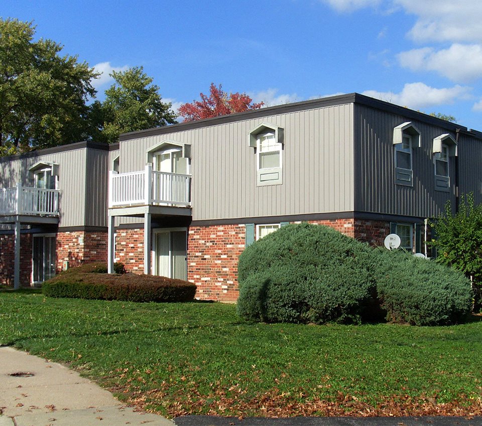 chez paree apartments in hazelwood mo